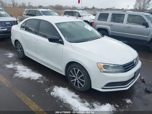 3VWB67AJ4GM375580 2016 VOLKSWAGEN JETTA - Image 1