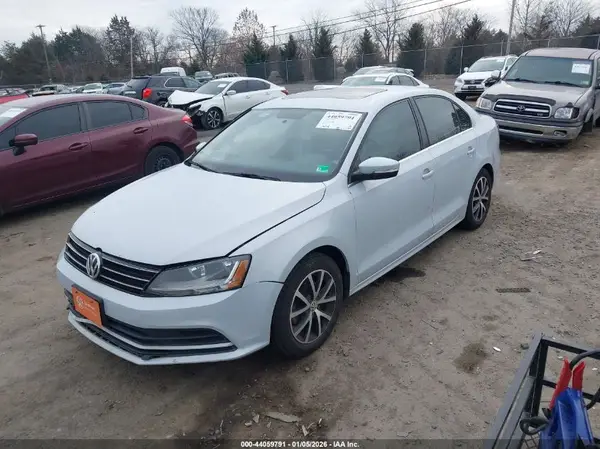 3VWB67AJ4HM246983 2017 VOLKSWAGEN JETTA - Image 2