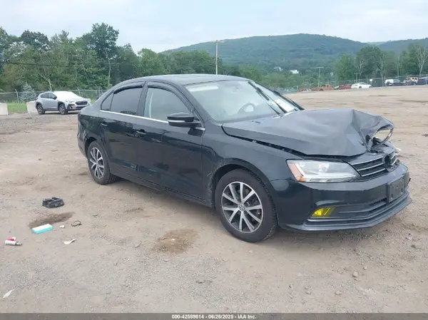 3VWB67AJ4HM270345 2017 VOLKSWAGEN JETTA - Image 1
