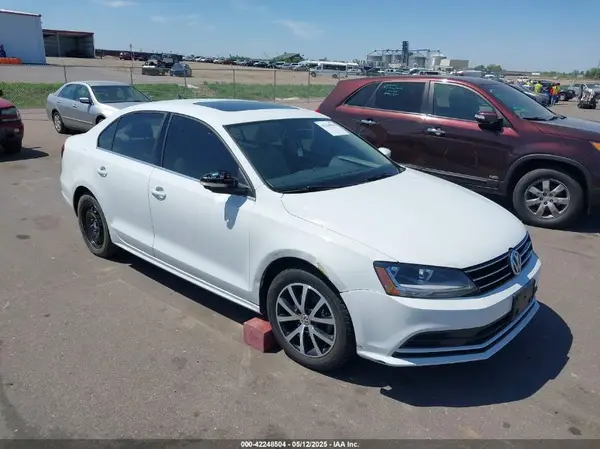 3VWB67AJ4HM278137 2017 VOLKSWAGEN JETTA - Image 1