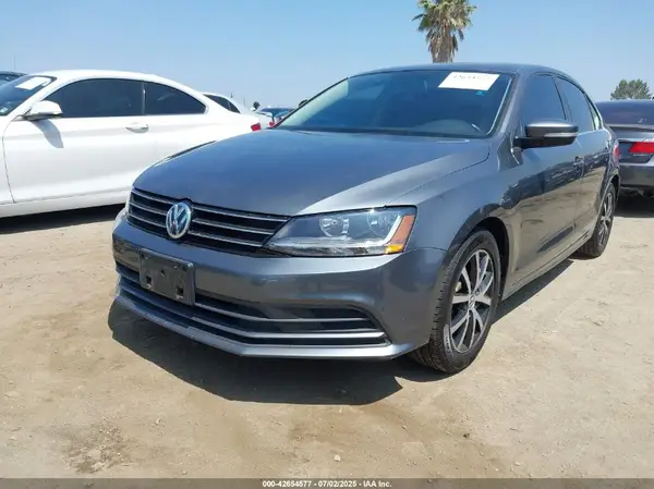 3VWB67AJ4HM347652 2017 VOLKSWAGEN JETTA - Image 2