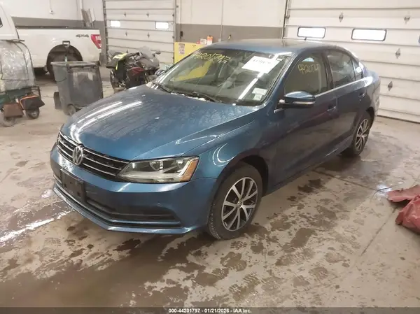 3VWB67AJ4HM379162 2017 VOLKSWAGEN JETTA - Image 2
