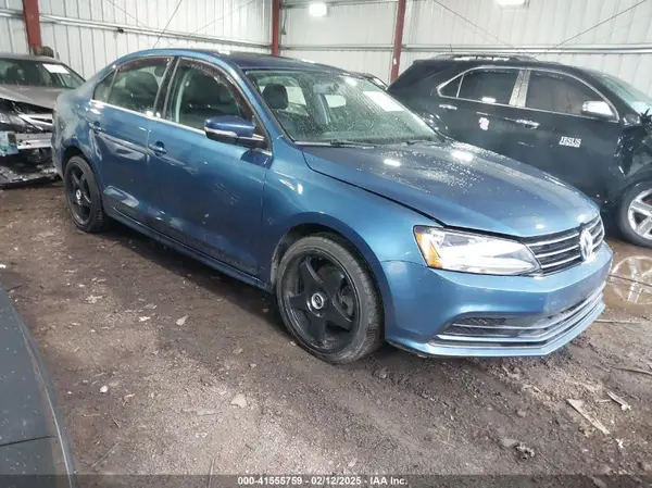 3VWB67AJ4HM412676 2017 VOLKSWAGEN JETTA - Image 1