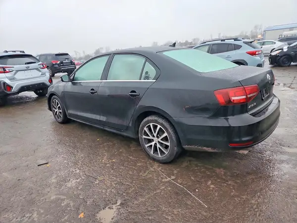 3VWB67AJ4HM413018 2017 VOLKSWAGEN JETTA - Image 2