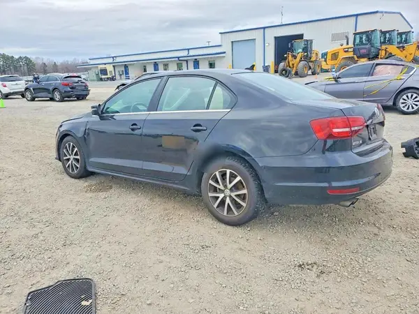 3VWB67AJ4JM218199 2018 VOLKSWAGEN JETTA - Image 2