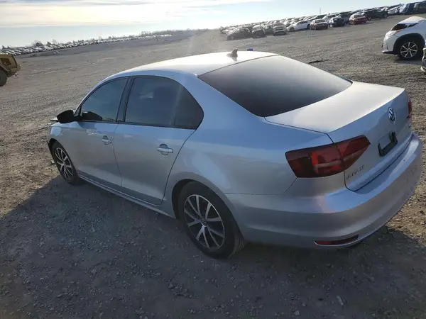 3VWB67AJ5GM268263 2016 VOLKSWAGEN JETTA - Image 2