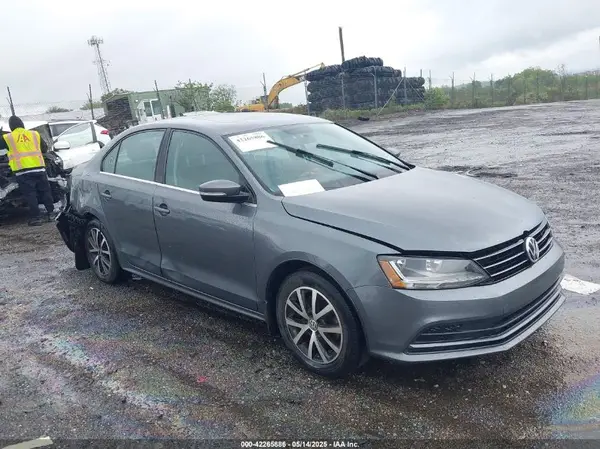 3VWB67AJ5HM201924 2017 VOLKSWAGEN JETTA - Image 1
