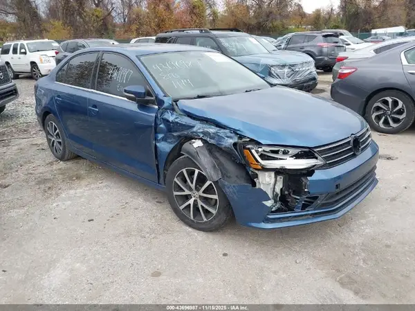 3VWB67AJ5HM212602 2017 VOLKSWAGEN JETTA - Image 1