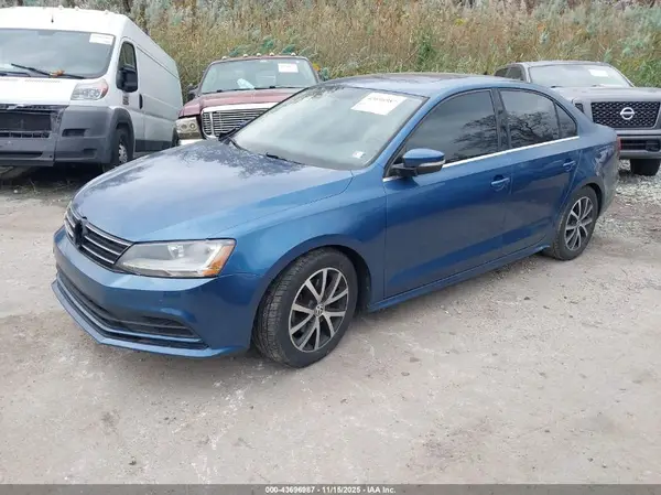 3VWB67AJ5HM212602 2017 VOLKSWAGEN JETTA - Image 2