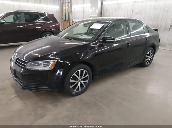 3VWB67AJ5HM220585 2017 VOLKSWAGEN JETTA - Image 2