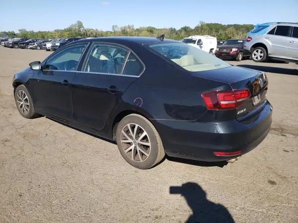 3VWB67AJ5HM307662 2017 VOLKSWAGEN JETTA - Image 2
