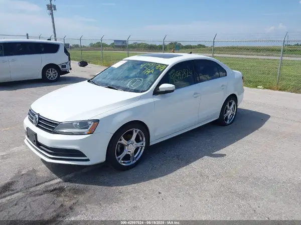 3VWB67AJ5HM358238 2017 VOLKSWAGEN JETTA - Image 2