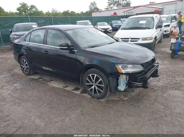 3VWB67AJ6HM235872 2017 VOLKSWAGEN JETTA - Image 1
