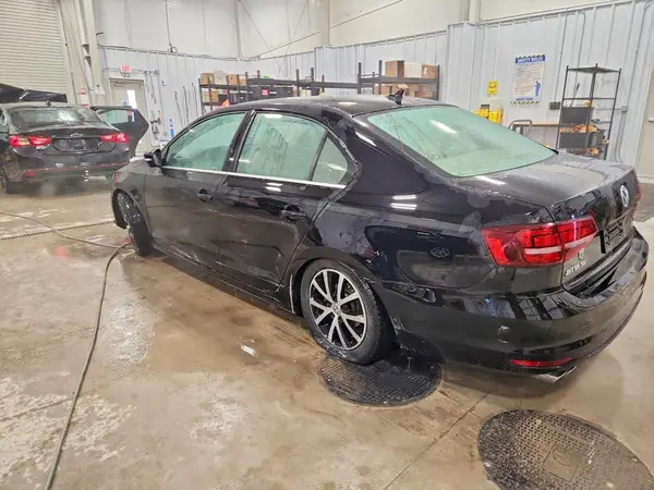 3VWB67AJ6HM256687 2017 VOLKSWAGEN JETTA - Image 2