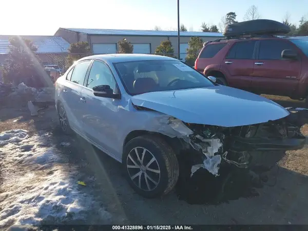 3VWB67AJ6HM339729 2017 VOLKSWAGEN JETTA - Image 1