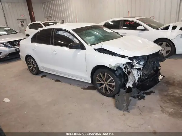 3VWB67AJ7GM374732 2016 VOLKSWAGEN JETTA - Image 1