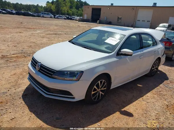 3VWB67AJ7HM209619 2017 VOLKSWAGEN JETTA - Image 2