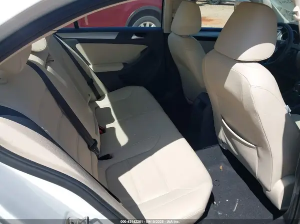 3VWB67AJ7HM209619 2017 VOLKSWAGEN JETTA - Image 8