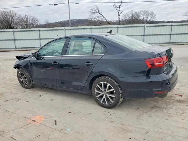 3VWB67AJ7HM235945 2017 VOLKSWAGEN JETTA - Image 2