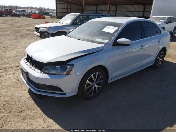3VWB67AJ7HM370245 2017 VOLKSWAGEN JETTA - Image 2