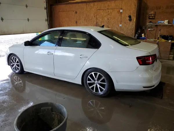 3VWB67AJ7JM209335 2018 VOLKSWAGEN JETTA - Image 2