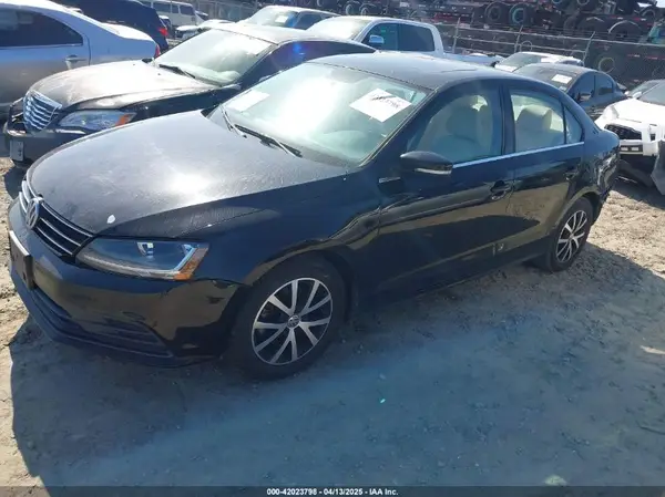 3VWB67AJ8HM230530 2017 VOLKSWAGEN JETTA - Image 2
