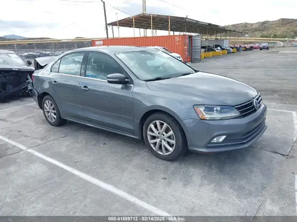 3VWB67AJ8HM300320 2017 VOLKSWAGEN JETTA - Image 1