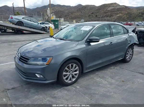3VWB67AJ8HM300320 2017 VOLKSWAGEN JETTA - Image 2