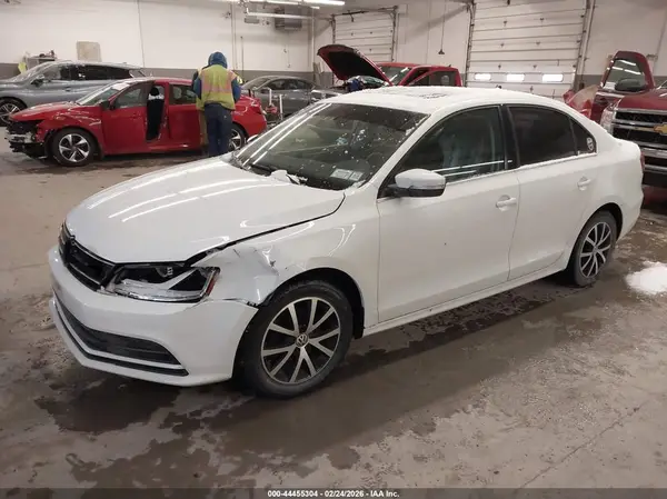 3VWB67AJ8HM373767 2017 VOLKSWAGEN JETTA - Image 2