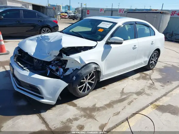 3VWB67AJ8HM390522 2017 VOLKSWAGEN JETTA - Image 2