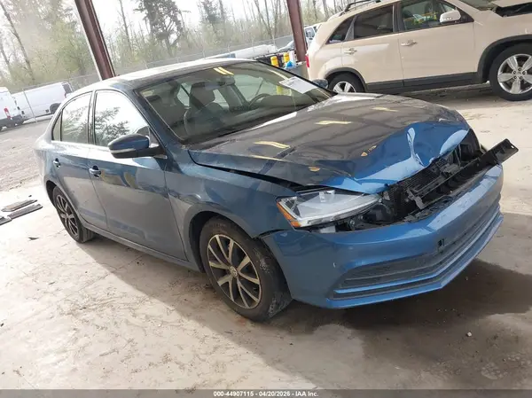 3VWB67AJ8HM411028 2017 VOLKSWAGEN JETTA - Image 1