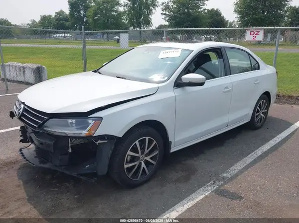 3VWB67AJ9HM233131 2017 VOLKSWAGEN JETTA - Image 2