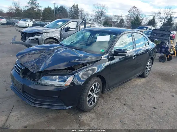 3VWB67AJ9HM332905 2017 VOLKSWAGEN JETTA - Image 2