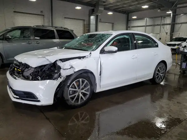 3VWB67AJ9HM380095 2017 VOLKSWAGEN JETTA - Image 1