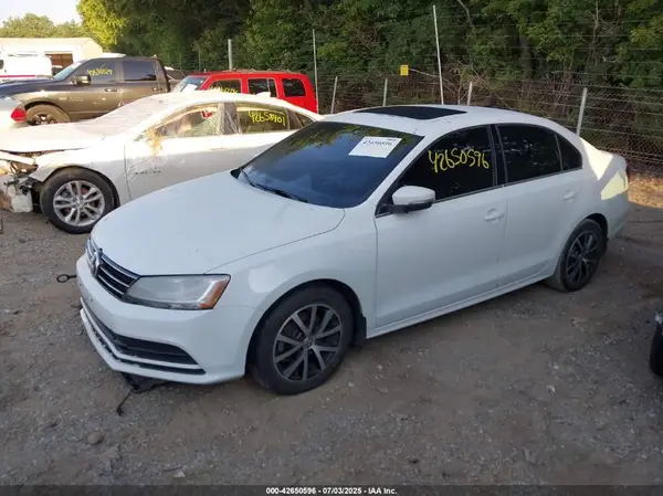3VWB67AJ9HM387919 2017 VOLKSWAGEN JETTA - Image 2