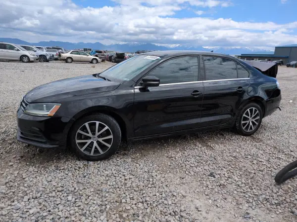 3VWB67AJ9HM408459 2017 VOLKSWAGEN JETTA - Image 1