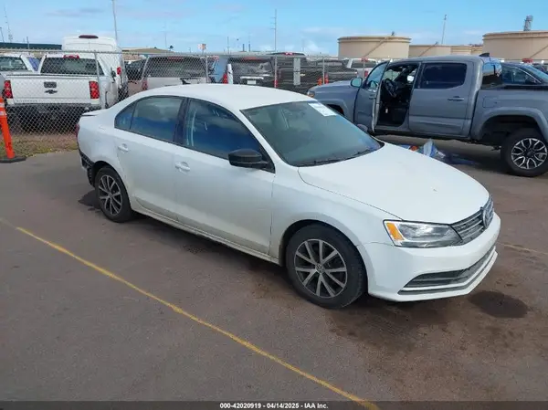 3VWB67AJXGM356418 2016 VOLKSWAGEN JETTA - Image 1