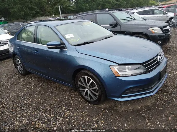 3VWB67AJXHM212904 2017 VOLKSWAGEN JETTA - Image 1