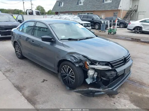 3VWB67AJXJM206347 2018 VOLKSWAGEN JETTA - Image 1