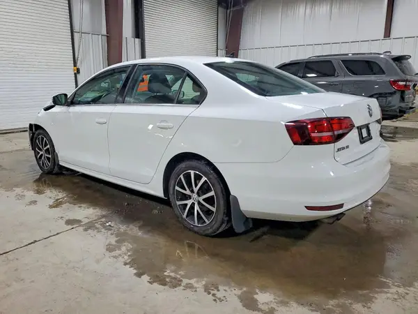 3VWB67AJXJM226520 2018 VOLKSWAGEN JETTA - Image 2