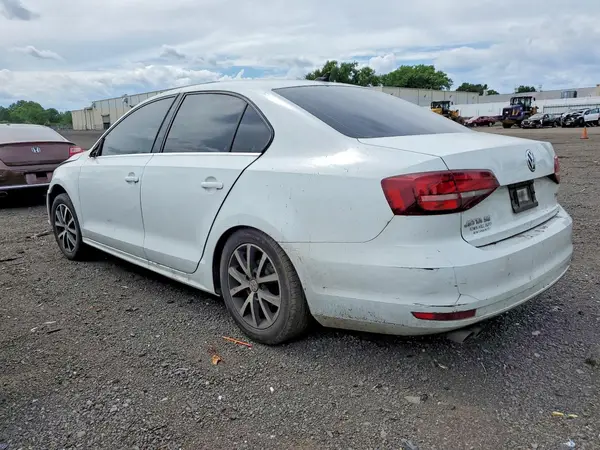 3VWB67AJXJM240496 2018 VOLKSWAGEN JETTA - Image 2