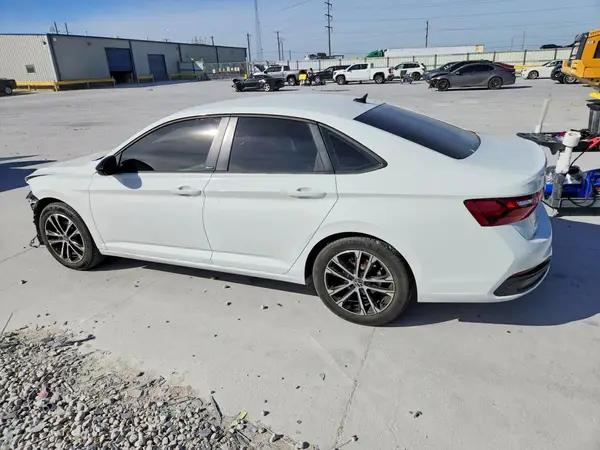 3VWBM7BU1RM086724 2024 VOLKSWAGEN JETTA - Image 2