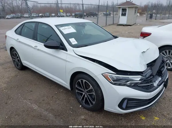 3VWBM7BU2RM048113 2024 VOLKSWAGEN JETTA - Image 1