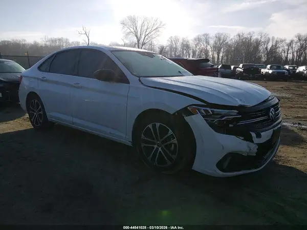 3VWBM7BU3RM034009 2024 VOLKSWAGEN JETTA - Image 1