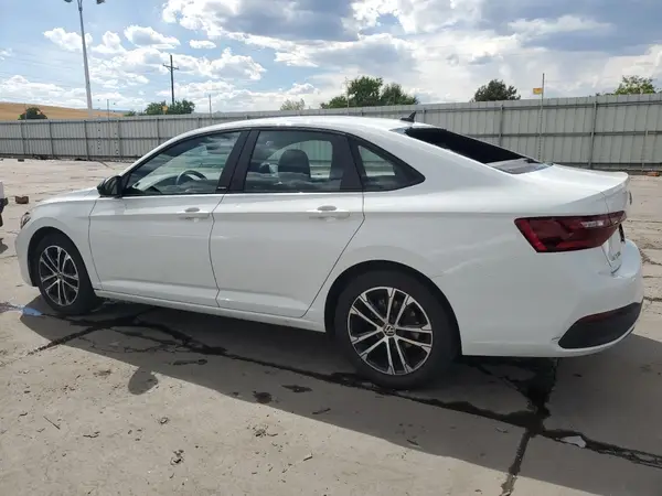 3VWBM7BU6RM077498 2024 VOLKSWAGEN JETTA - Image 2