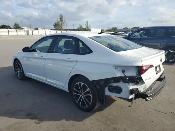 3VWBM7BU8RM072965 2024 VOLKSWAGEN JETTA - Image 2