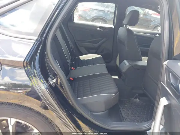 3VWBM7BUXRM090044 2024 VOLKSWAGEN JETTA - Image 8