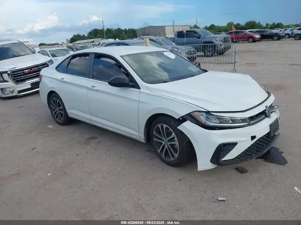 3VWBX7BU1SM008022 2025 VOLKSWAGEN JETTA - Image 1