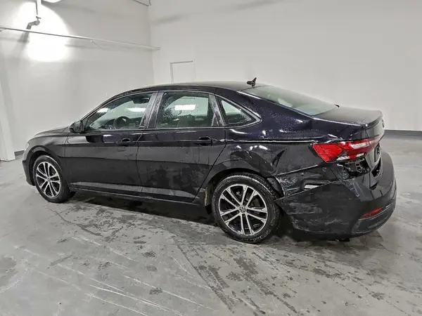 3VWBX7BU2SM040168 2025 VOLKSWAGEN JETTA - Image 2
