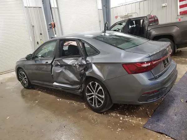 3VWBX7BU6SM077658 2025 VOLKSWAGEN JETTA - Image 2